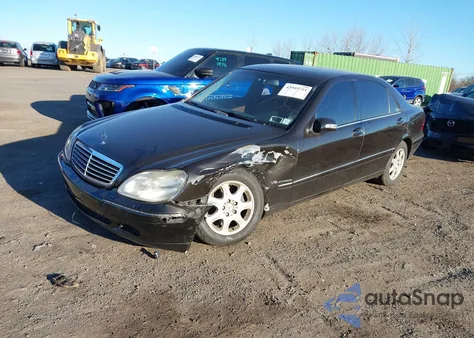 2000 Mercedes-Benz S 500 z USA, uszkodzony, nr VIN WDBNG75J5YA107352